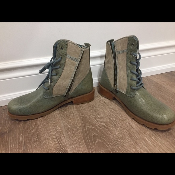 Green and brown Doc Martens leather shoes US 6 - Picture 5 of 6